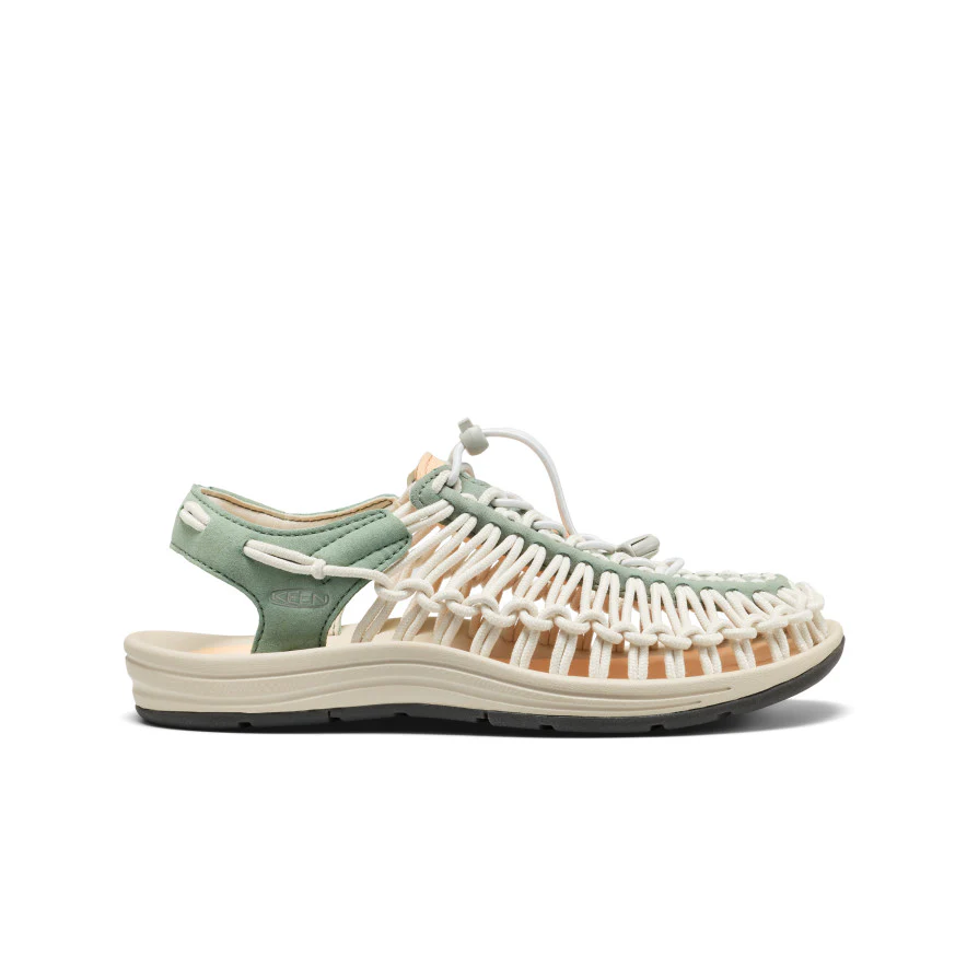 WOMEN'S UNEEK SNEAKER - LILY PAD/PEACH FUZZ